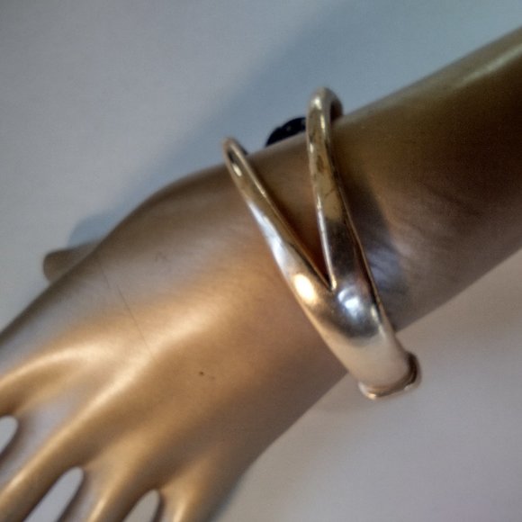LEATHER & GOLD METAL BRACELET WITH MAGNETIC CLOSING - Picture 3 of 6